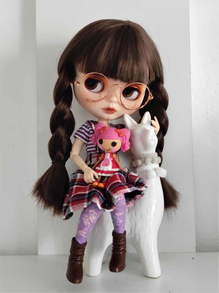 фото Шарнирная кукла Эмма