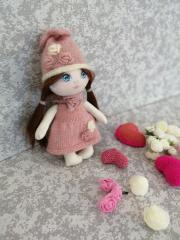 фотография Текстильная кукла с косичками