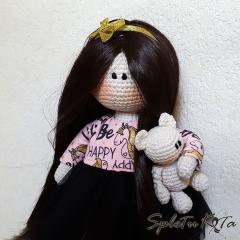 фотография Вязаная кукла Поля