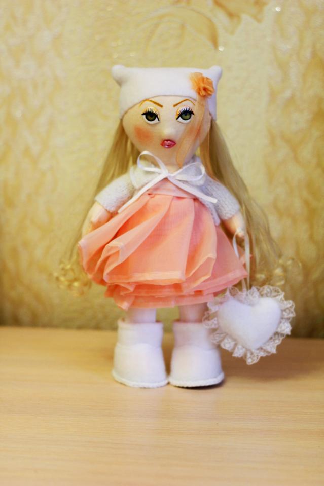фото Текстильная интерьерная кукла лисичка