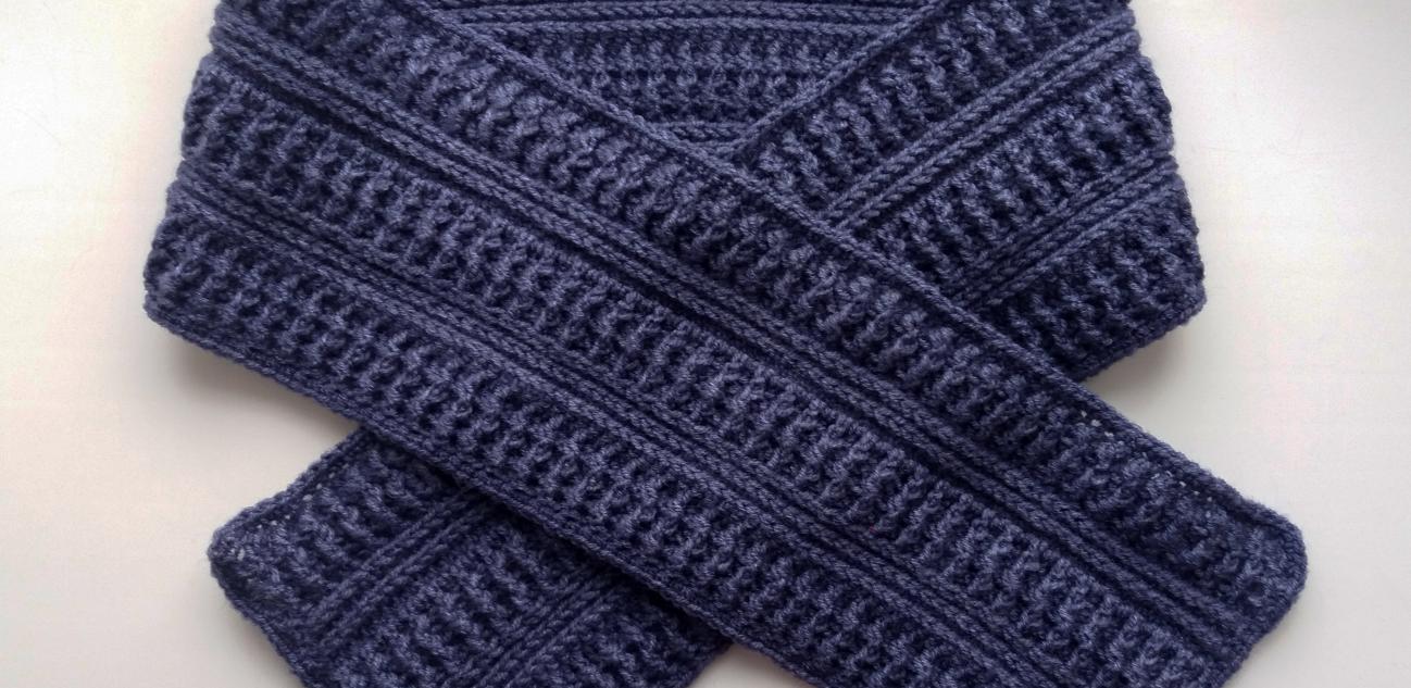 Фото для материала: Как связать красивый мужской шарф крючком