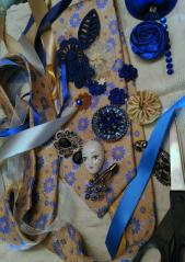 фотография Брошь из галстука "Синие цветы"