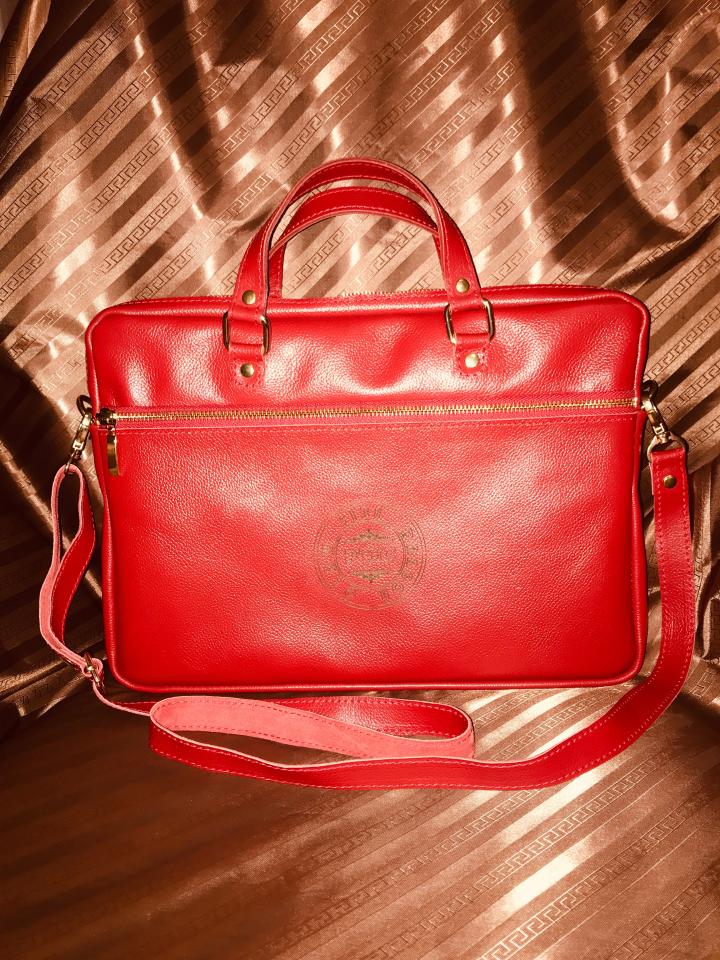 фото Кожаная женская сумка для macbook 13"