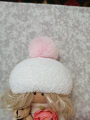 фотография Текстильная кукла в шапочке